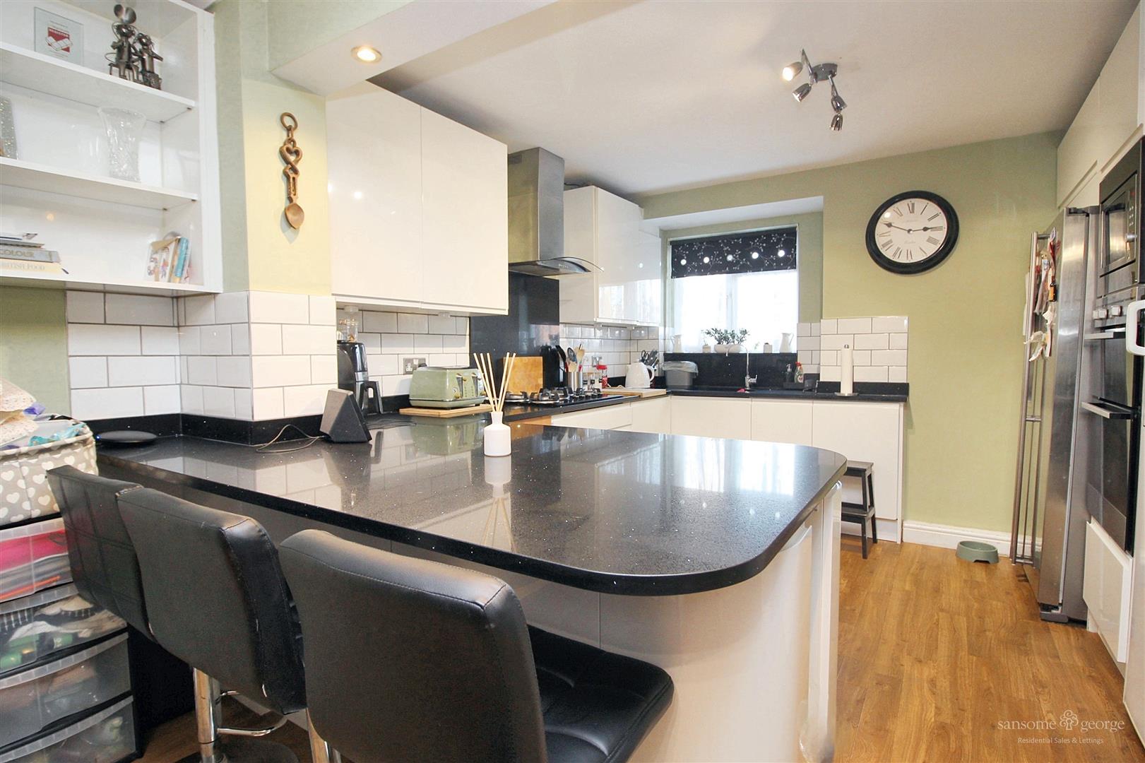 4 bed property in Romsey Road, Reading